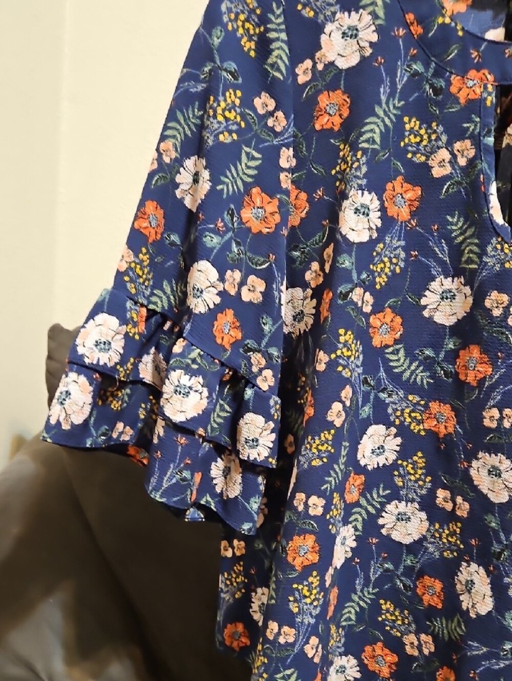 URBAN Romantics Navy Floral Keyhole Ruffle-Sleeve Top - Picture 3 of 7